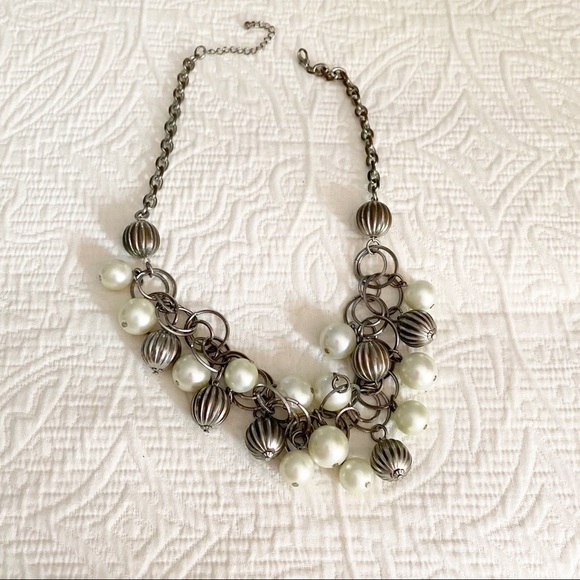 Costume Jewelry Bundle:Necklaces/Earrings/Bracelet - Picture 6 of 6